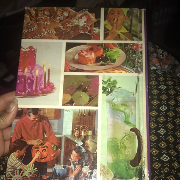 VINTAGE Better Homes & Gardens Celebrations Book - Picture 10 of 10